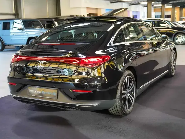 Mercedes-Benz EQE 300