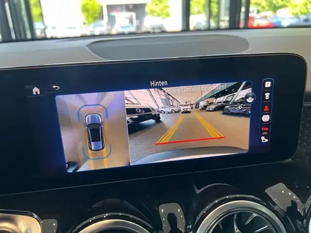 Mercedes-Benz EQB 350