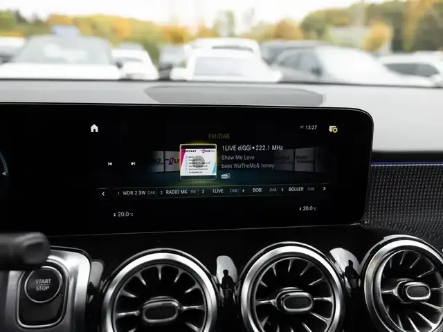 Mercedes-Benz EQB 300