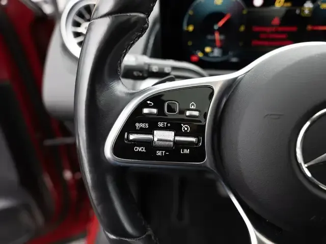 Mercedes-Benz EQB 300