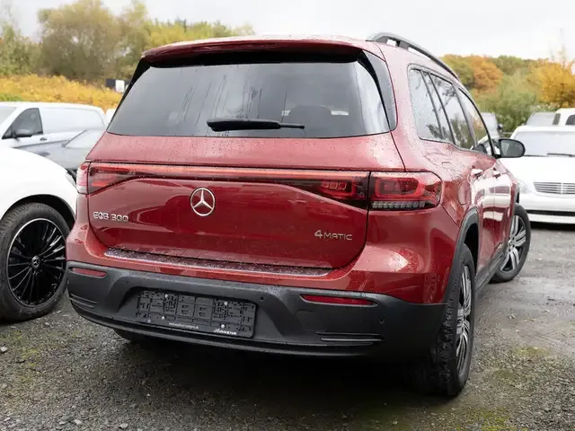 Mercedes-Benz EQB 300