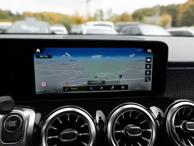 Mercedes-Benz EQB 300