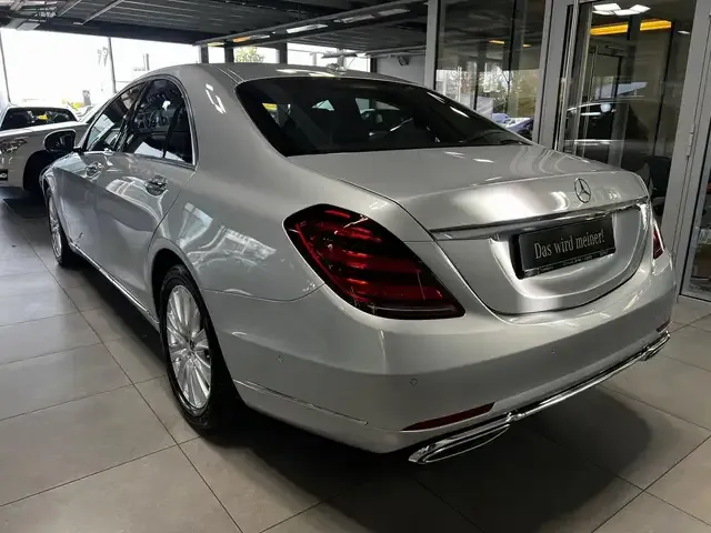 Mercedes-Benz S 560
