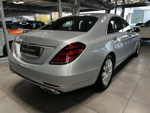 Mercedes-Benz S 560