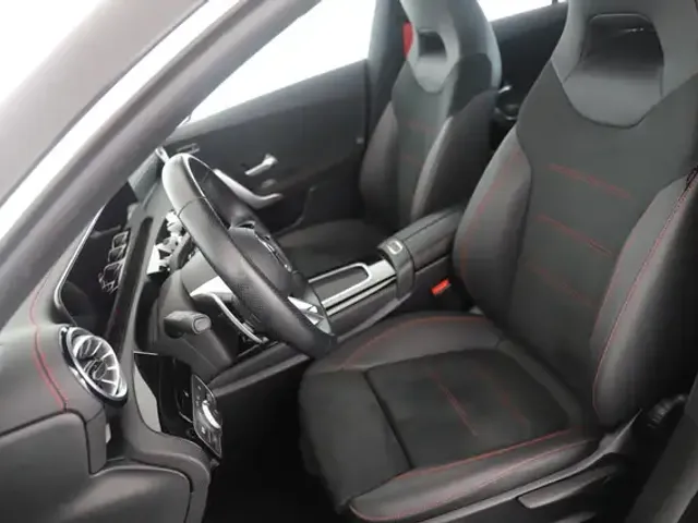 Mercedes-Benz CLA 35 AMG