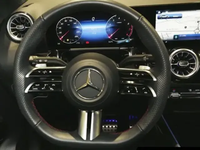 Mercedes-Benz GLA 200