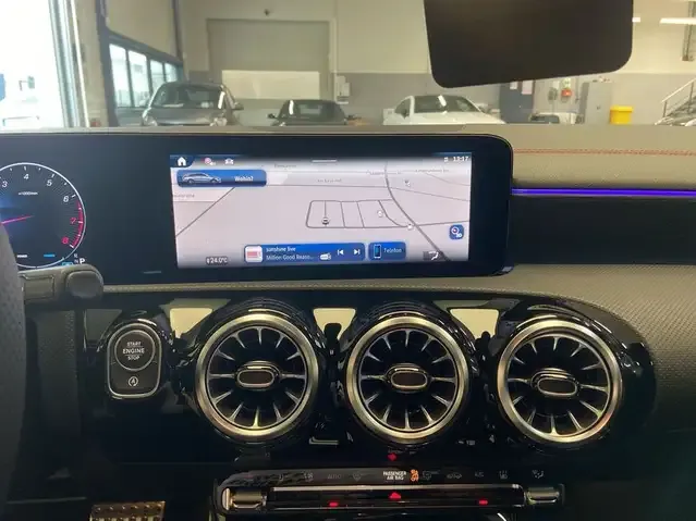 Mercedes-Benz CLA 180