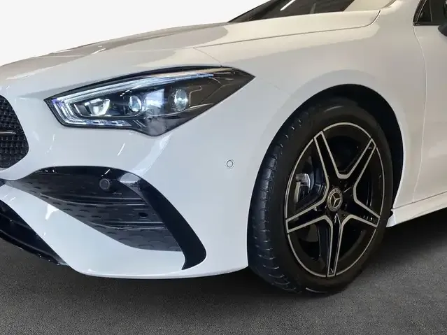 Mercedes-Benz CLA 180