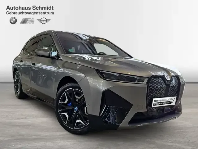 BMW iX