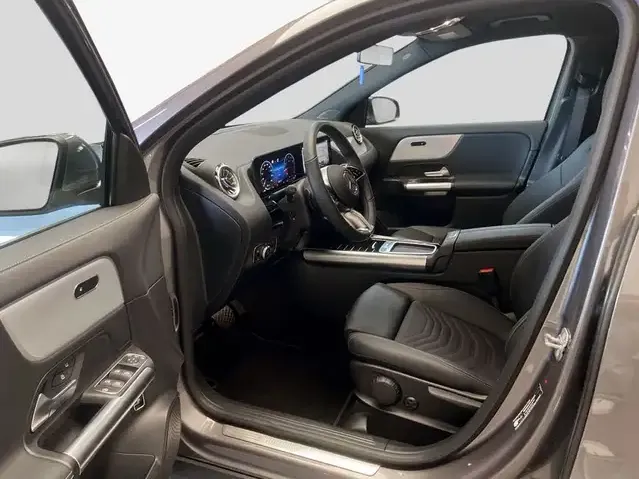 Mercedes-Benz GLA 220