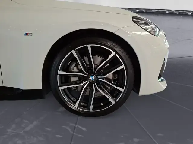 BMW 230