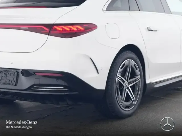 Mercedes-Benz EQE 300