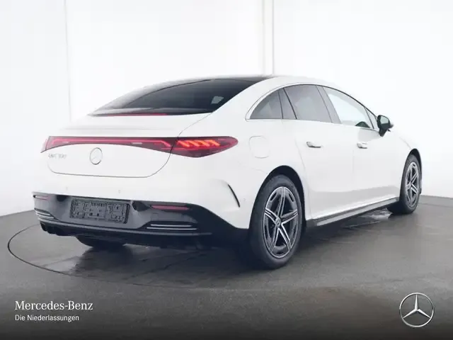 Mercedes-Benz EQE 300