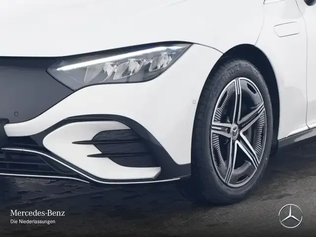 Mercedes-Benz EQE 300