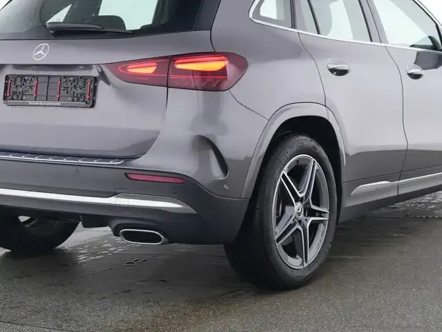 Mercedes-Benz GLA 220