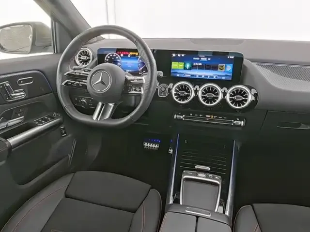 Mercedes-Benz GLA 220