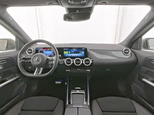 Mercedes-Benz GLA 220