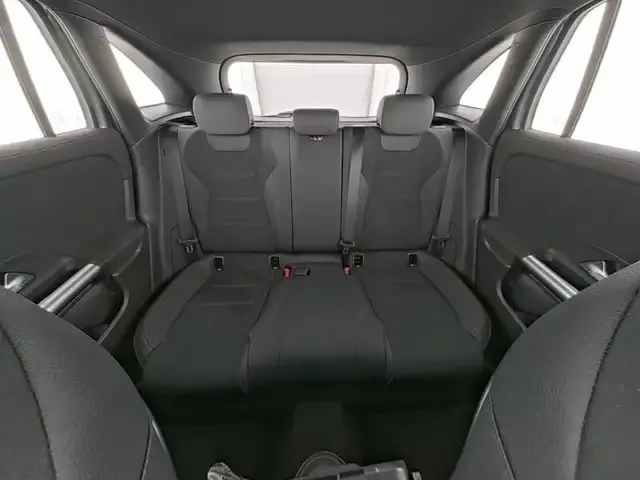 Mercedes-Benz GLA 220