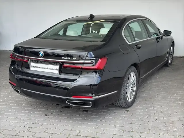 BMW 745