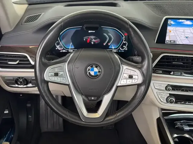BMW 745