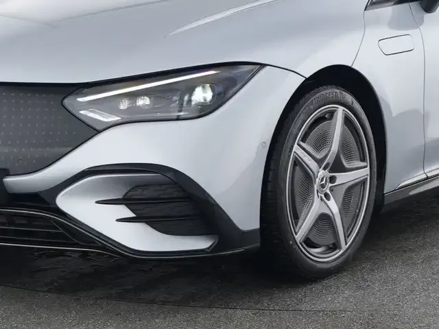 Mercedes-Benz EQE 300