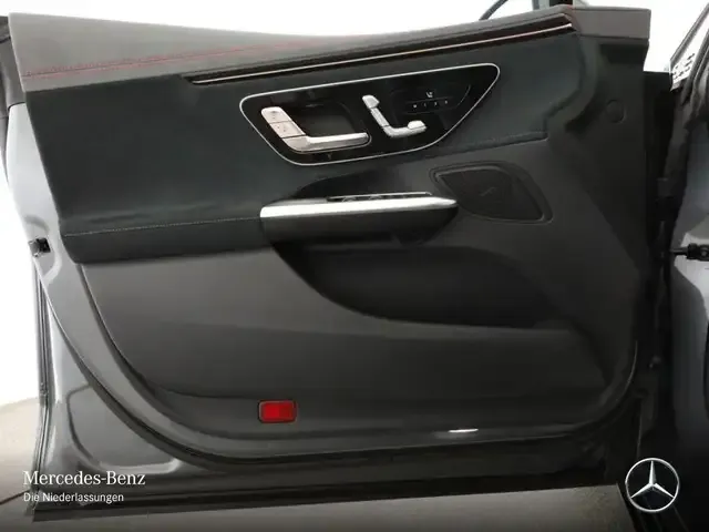 Mercedes-Benz EQE 300