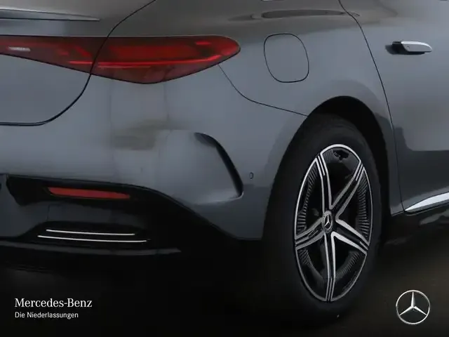 Mercedes-Benz EQE 300