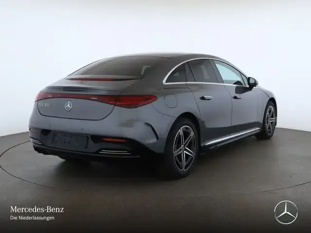 Mercedes-Benz EQE 300