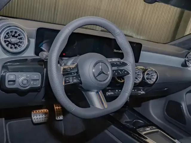 Mercedes-Benz CLA 220