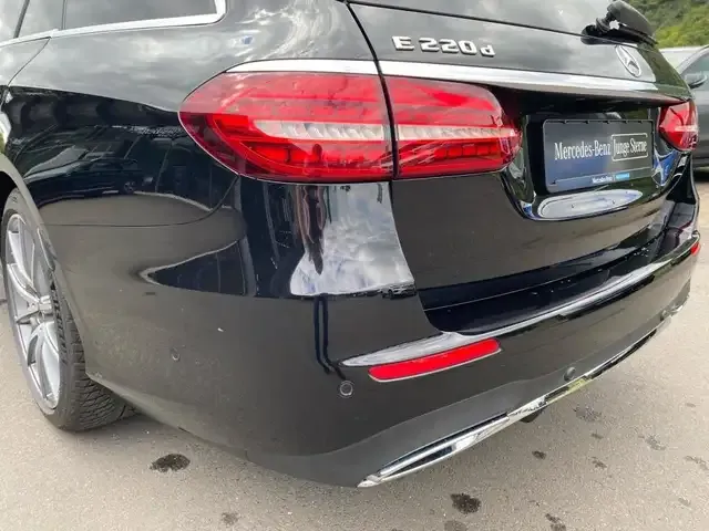 Mercedes-Benz E 220