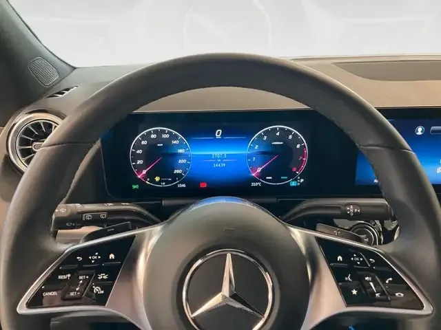 Mercedes-Benz GLA 180