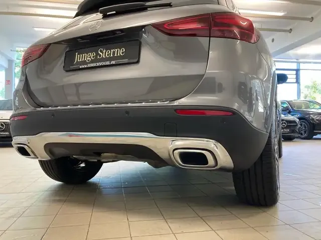 Mercedes-Benz GLA 180