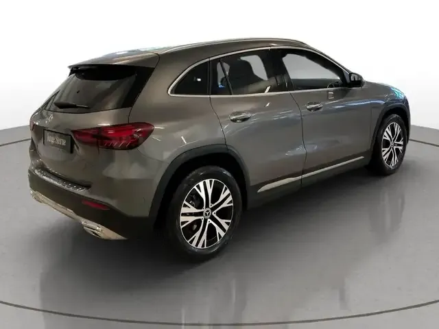 Mercedes-Benz GLA 180