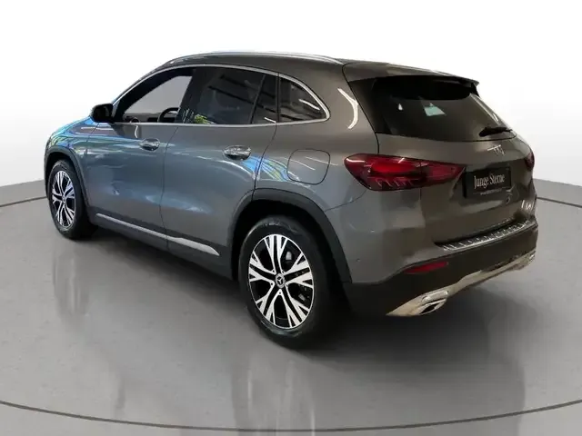 Mercedes-Benz GLA 180