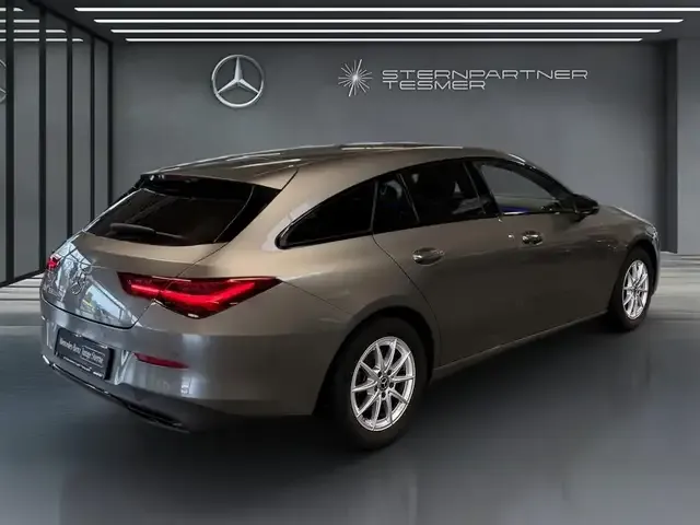 Mercedes-Benz CLA 180