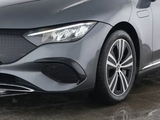 Mercedes-Benz EQE 300