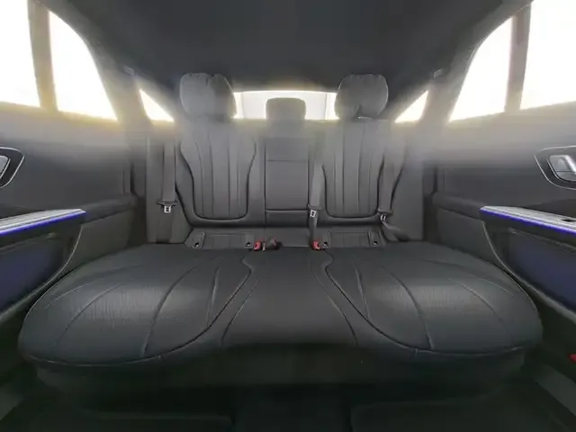 Mercedes-Benz EQE 300