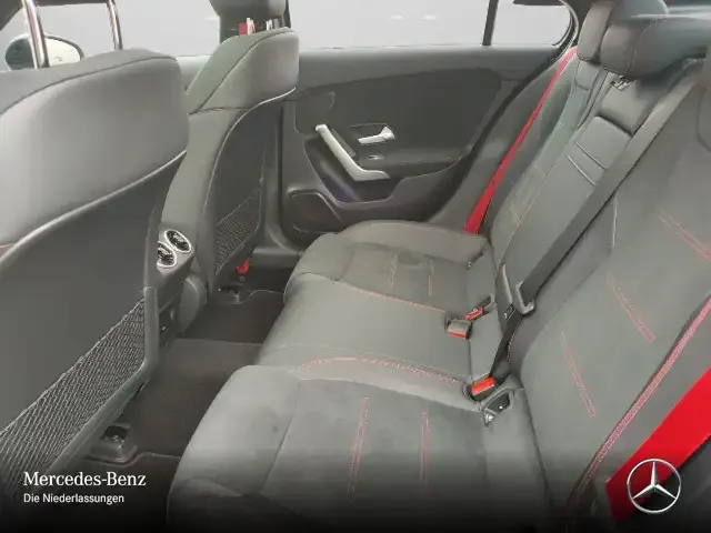 Mercedes-Benz A 35 AMG