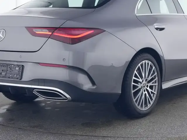 Mercedes-Benz CLA 200