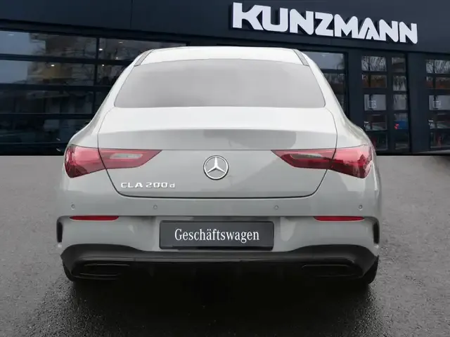 Mercedes-Benz CLA 200
