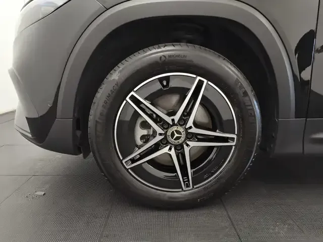 Mercedes-Benz EQB 300