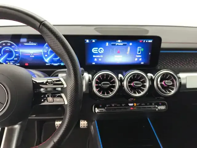 Mercedes-Benz EQB 300