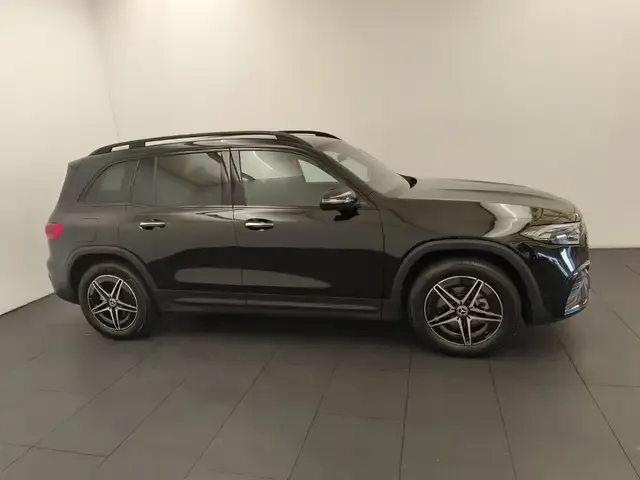 Mercedes-Benz EQB 300