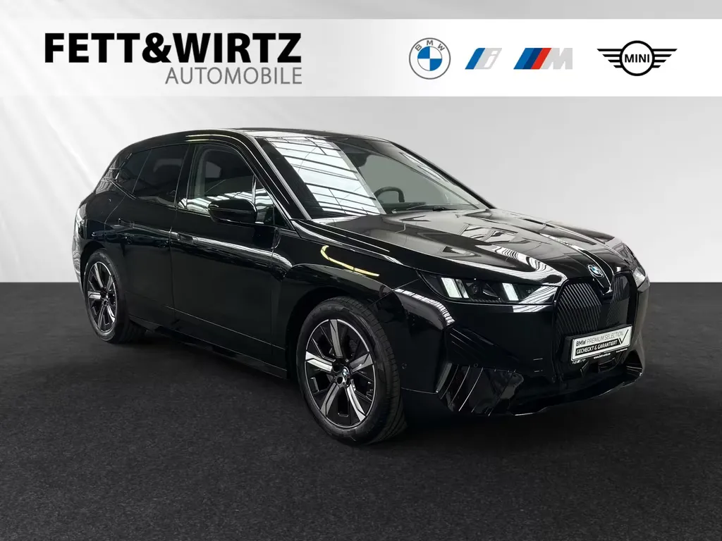 BMW iX
