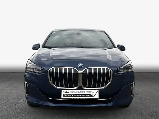 BMW 225