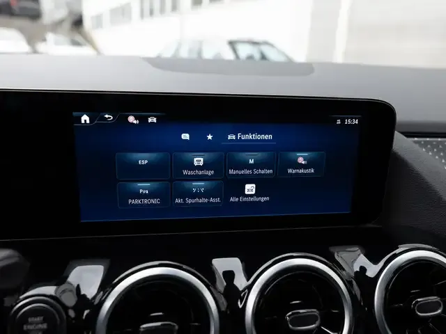 Mercedes-Benz GLA 180