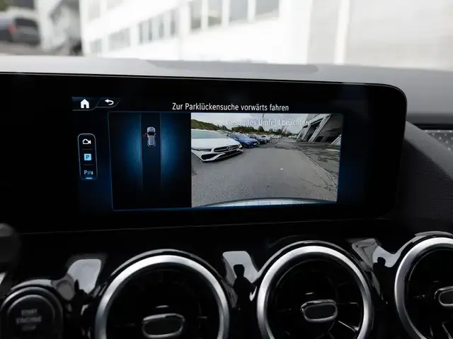 Mercedes-Benz GLA 180