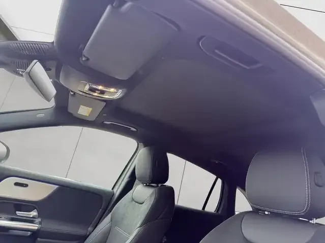 Mercedes-Benz GLA 220