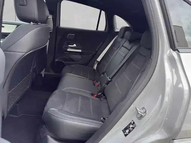 Mercedes-Benz GLA 220