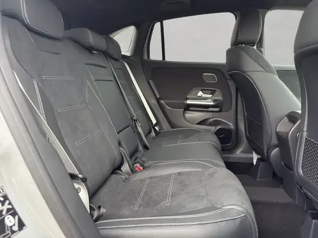 Mercedes-Benz GLA 220